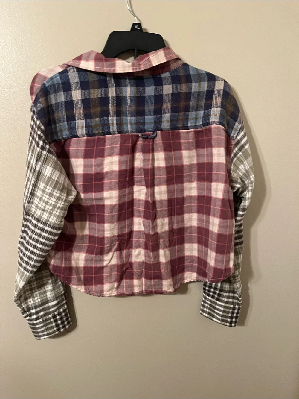 American Eagle cropped shirt - Picture 3 of 3